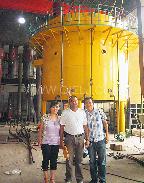 2011年7月25日,外國友人參觀考察我公司!明經理等接待并陪同參觀!(圖4) 80T