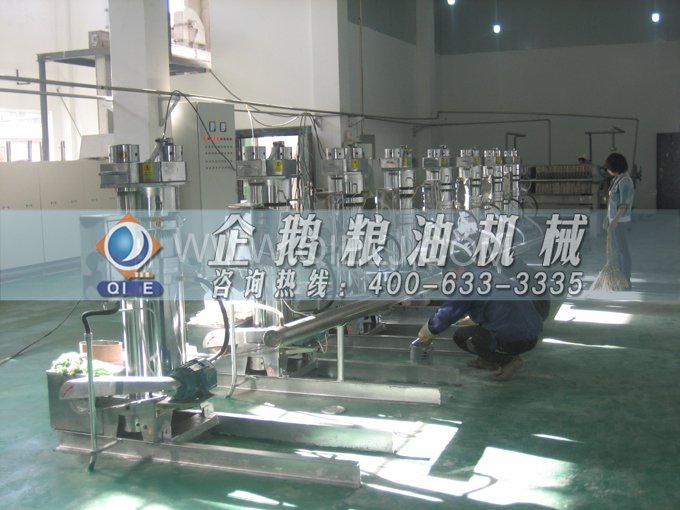 芝麻油壓榨處理設備,企鵝牌液壓榨油機勇于創新生產效率高(圖5) 芝麻油壓榨處理設備,企鵝牌液壓榨油機勇于創新生產效率高(圖5)